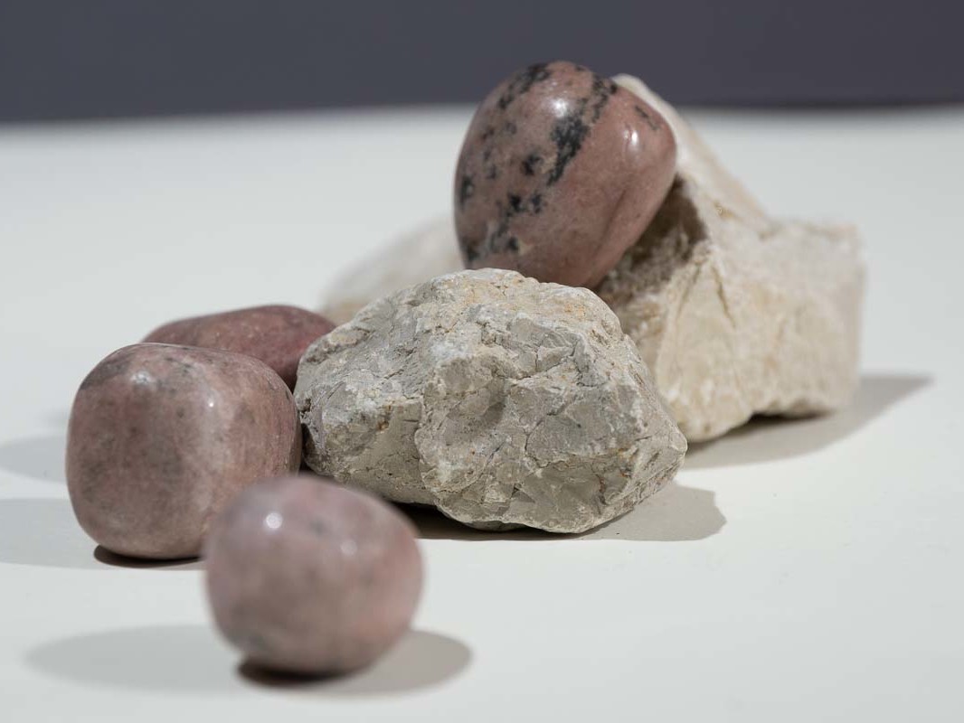 Pierre roulée Rhodonite