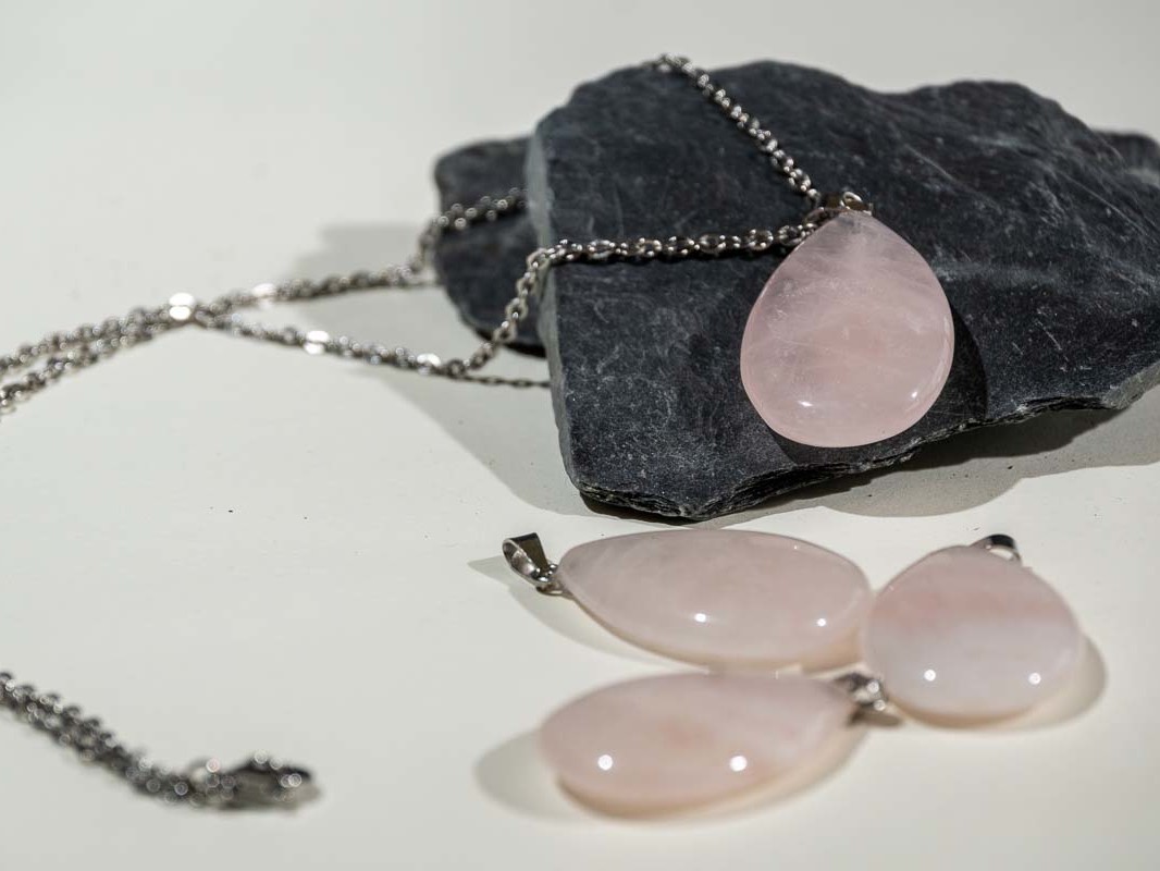 Pendentif Quartz rose en forme de larme